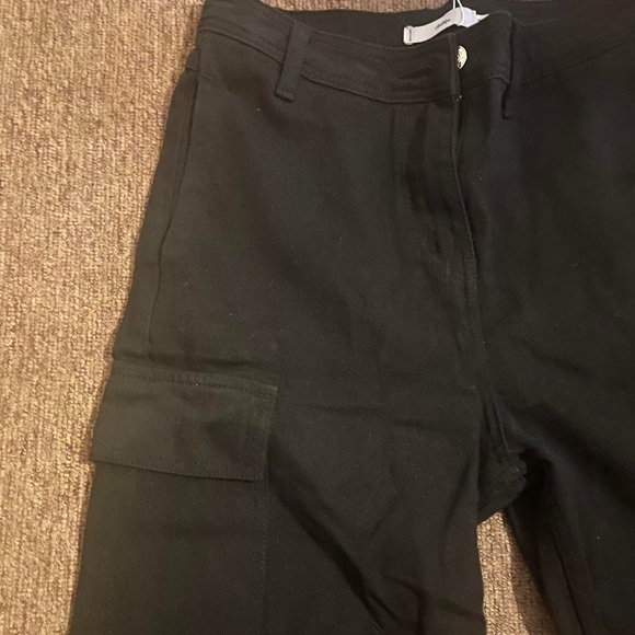 ADIKA BLACK CARGOS🖤 - Picture 2 of 2